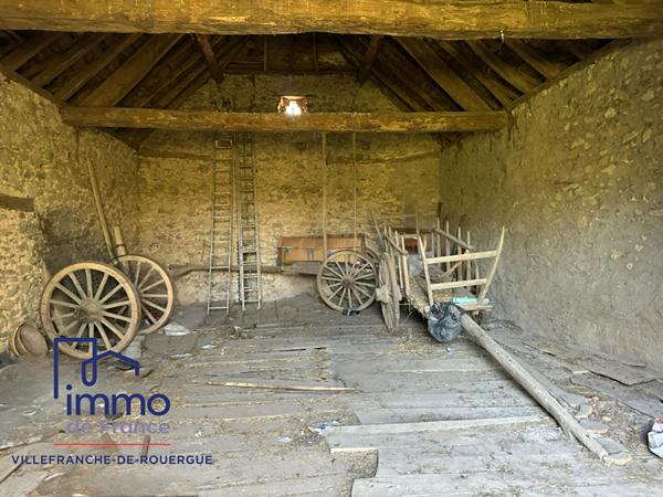 Corps de ferme La Salvetat Peyrales 128 m², 3 ch, grange, hangar sur 18 881 m² de terrain