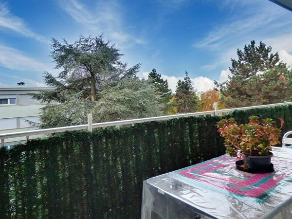 T4 au 4e et dernier étage avec balcon