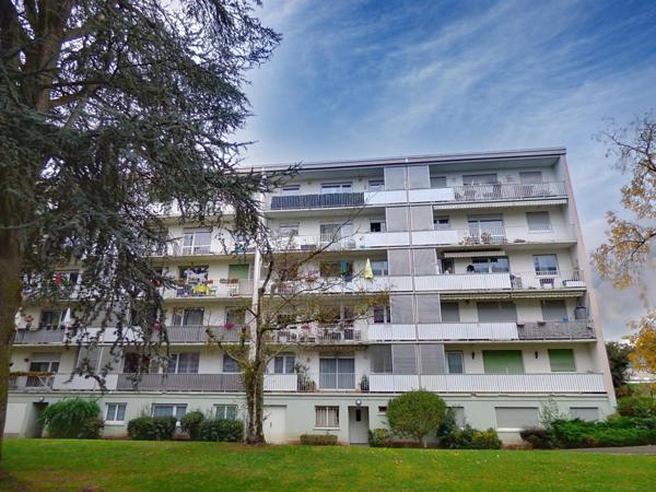 T4 au 4e et dernier étage avec balcon