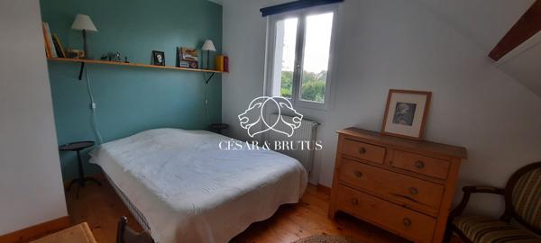 GARNERANS : maison de 12 pièces (271 m²) en vente