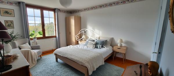 GARNERANS : maison de 12 pièces (271 m²) en vente