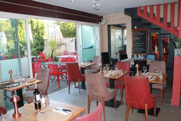 Dpt Haute Garonne (31), à vendre LABARTHE SUR LEZE ( proche Toulouse sud) Restaurant traditionnel- EBE de 101 000 euros avec un logement T3 de fonction