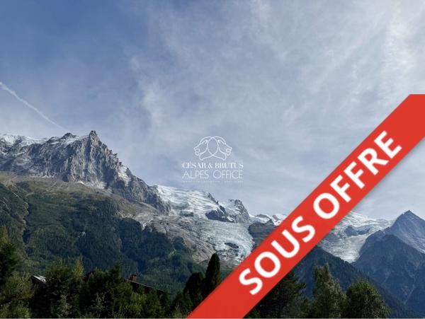 CHAMONIX MONT-BLANC – Chalet mitoyen, 85 m² (65 m² habitables), 4 pièces, 2 chambres et balcon.