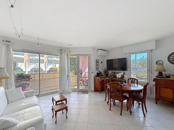 PORT-FREJUS 3P AVEC GARAGE- TERRASSE-JARDIN-CAVE