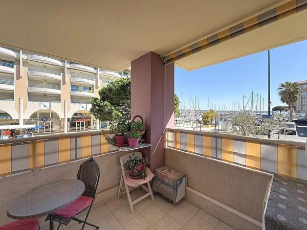 PORT-FREJUS 3P AVEC GARAGE- TERRASSE-JARDIN-CAVE