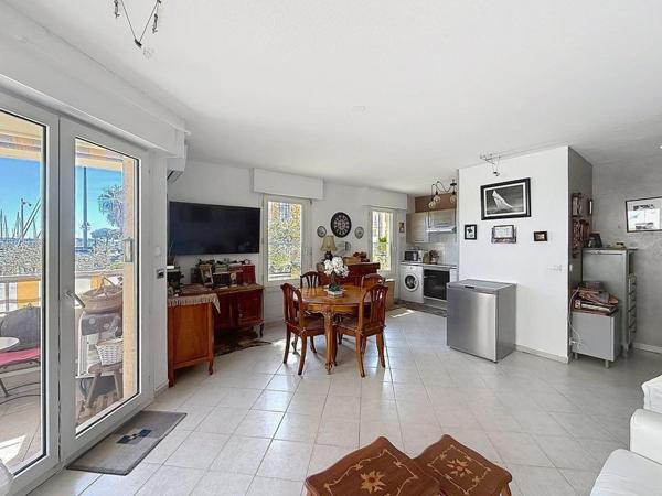 PORT-FREJUS 3P AVEC GARAGE- TERRASSE-JARDIN-CAVE