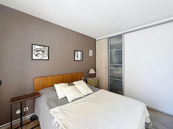 PORT-FREJUS 3P AVEC GARAGE- TERRASSE-JARDIN-CAVE