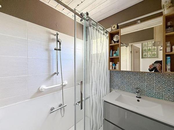 PORT-FREJUS 3P AVEC GARAGE- TERRASSE-JARDIN-CAVE