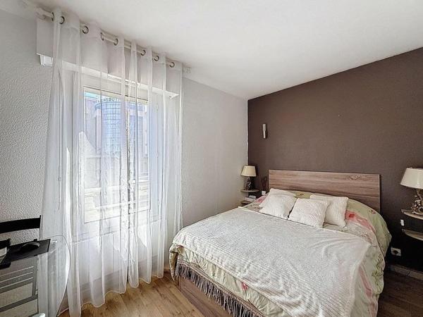 PORT-FREJUS 3P AVEC GARAGE- TERRASSE-JARDIN-CAVE