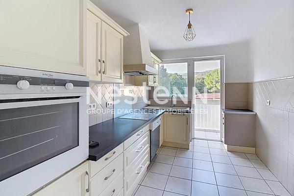 Appartement DRAGUIGNAN SPACIEUX APPARTEMENT 5 PIÈCES de 100m²