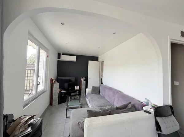 Vente                                                      Maison
                        
                     3 pièces                      60 m2                     à Crépy-en-Valois