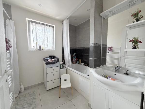 Vente                                                      Maison
                        
                     3 pièces                      60 m2                     à Crépy-en-Valois