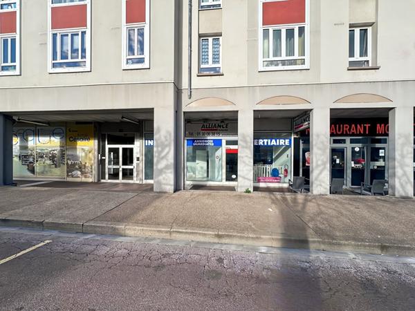 Local commercial 143 m²