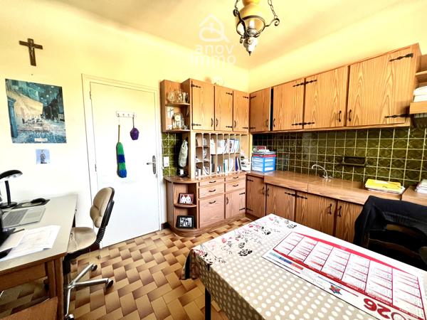 Maison
                                                                                                                                                                                                                                                                                                                        7 pièce(s)                                                                                                                                                                                                          5 chambre(s)                                                                                                                                                                                                          132  m²