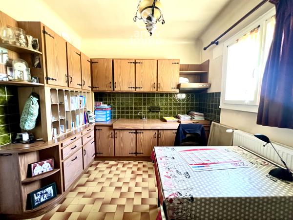 Maison
                                                                                                                                                                                                                                                                                                                        7 pièce(s)                                                                                                                                                                                                          5 chambre(s)                                                                                                                                                                                                          132  m²