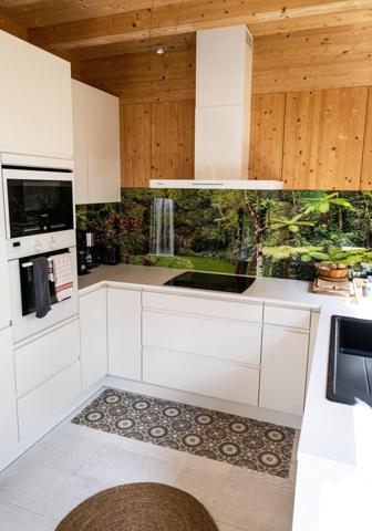 Couëron - Maison d'Architecte de 200 m² + Guest House de 65 m² (revenu Airbnb de 20 000 €/an) à 4 minutes de la Gare