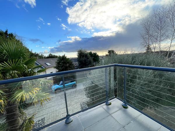 Couëron - Maison d'Architecte de 200 m² + Guest House de 65 m² (revenu Airbnb de 20 000 €/an) à 4 minutes de la Gare