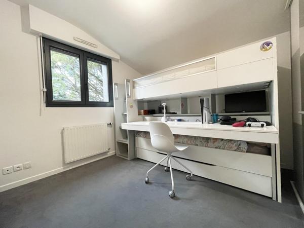 Couëron - Maison d'Architecte de 200 m² + Guest House de 65 m² (revenu Airbnb de 20 000 €/an) à 4 minutes de la Gare