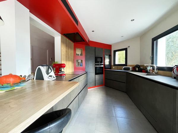 Couëron - Maison d'Architecte de 200 m² + Guest House de 65 m² (revenu Airbnb de 20 000 €/an) à 4 minutes de la Gare