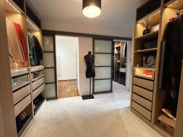 Couëron - Maison d'Architecte de 200 m² + Guest House de 65 m² (revenu Airbnb de 20 000 €/an) à 4 minutes de la Gare