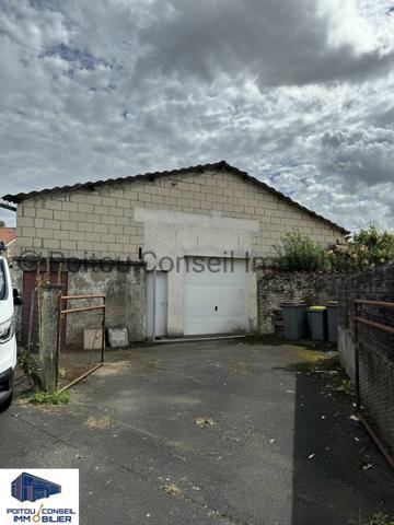 BATIMENT A VENDRE AVENUE DE PARIS NIORT 261m2 BELLE VITRINE FACILE D’ACCES