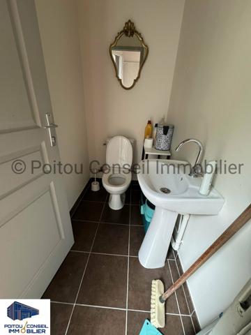 BATIMENT A VENDRE AVENUE DE PARIS NIORT 261m2 BELLE VITRINE FACILE D’ACCES
