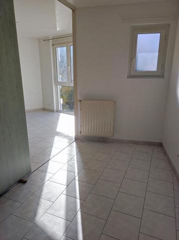 Appartement Oyonnax 1 pièce(s) 28.49 m²