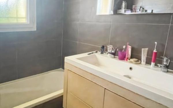 Maison à louer    5 pièces •  Saint-Pierre-du-Mont