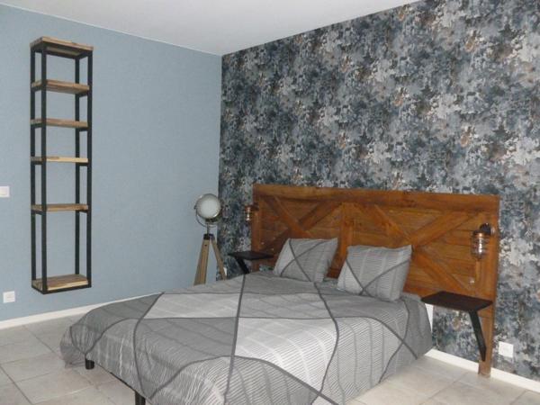 Meublé de type 2 , entièrement rénové de 40.78 m2 situé à RE