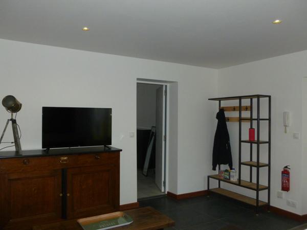 Meublé de type 2 , entièrement rénové de 40.78 m2 situé à RE