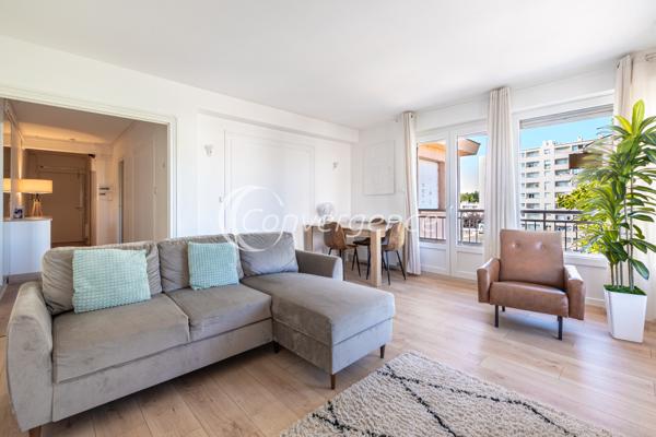 Appartement
                                                                                                                                                                                                                                                                                                                        5 pièce(s)                                                                                                                                                                                                          3 chambre(s)                                                                                                                                                                                                          116.8  m²