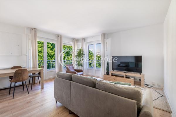 Appartement
                                                                                                                                                                                                                                                                                                                        5 pièce(s)                                                                                                                                                                                                          3 chambre(s)                                                                                                                                                                                                          116.8  m²
