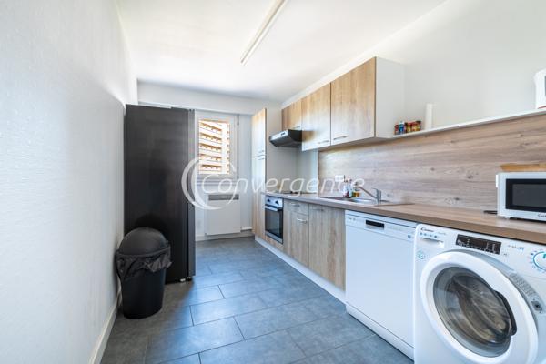 Appartement
                                                                                                                                                                                                                                                                                                                        5 pièce(s)                                                                                                                                                                                                          3 chambre(s)                                                                                                                                                                                                          116.8  m²
