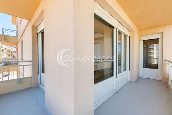 Appartement
                                                                                                                                                                                                                                                                                                                        5 pièce(s)                                                                                                                                                                                                          3 chambre(s)                                                                                                                                                                                                          116.8  m²