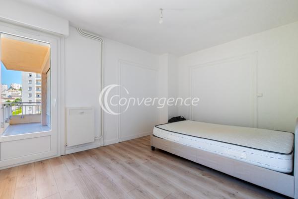 Appartement
                                                                                                                                                                                                                                                                                                                        5 pièce(s)                                                                                                                                                                                                          3 chambre(s)                                                                                                                                                                                                          116.8  m²