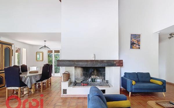Maison à vendre    6 pièces •  La Cadière-d'Azur