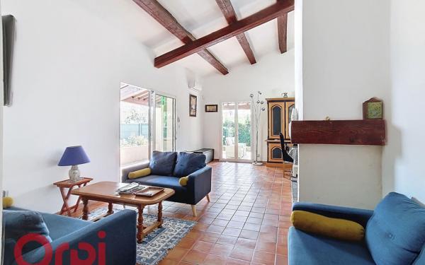 Maison à vendre    6 pièces •  La Cadière-d'Azur
