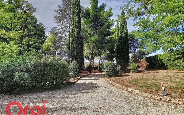 Maison à vendre    6 pièces •  La Cadière-d'Azur