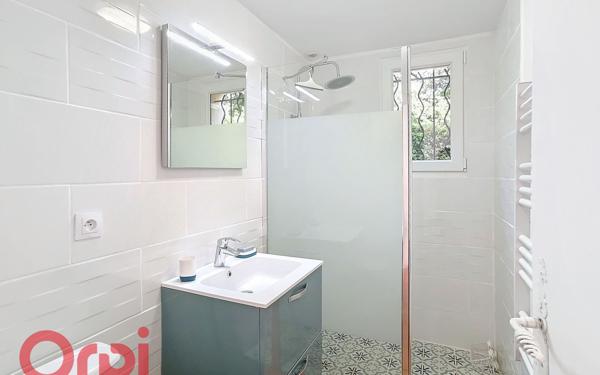 Maison à vendre    6 pièces •  La Cadière-d'Azur