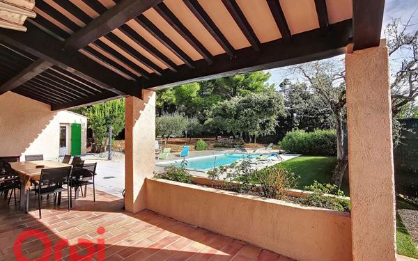 Maison à vendre    6 pièces •  La Cadière-d'Azur