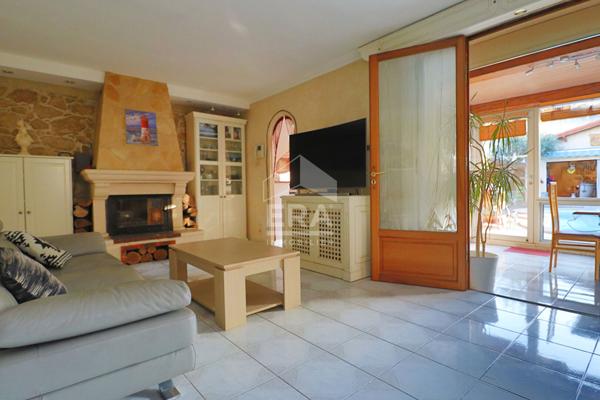 Maison familiale 6 pièces avec jardin, piscine et dépendance