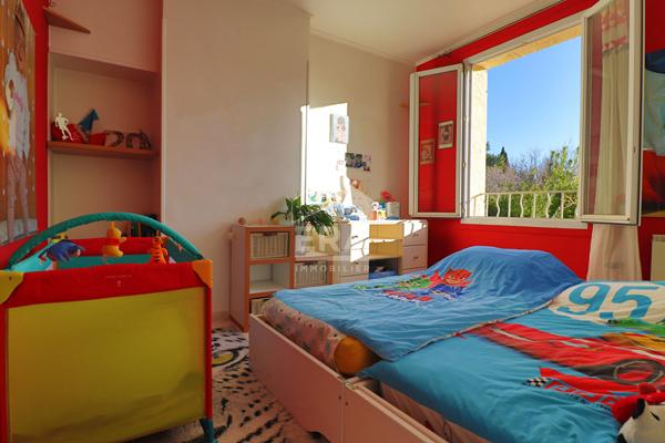 Maison familiale 6 pièces avec jardin, piscine et dépendance