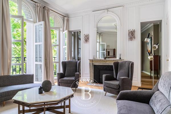 Paris 16ème, Appartement 2 Chambres -  131 m² à vendre