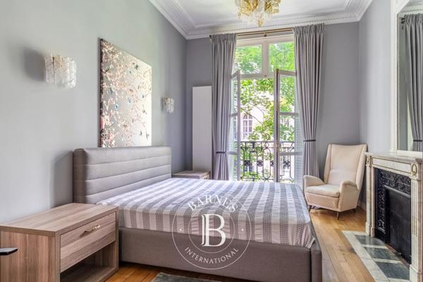 Paris 16ème, Appartement 2 Chambres -  131 m² à vendre