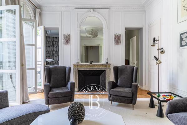 Paris 16ème, Appartement 2 Chambres -  131 m² à vendre