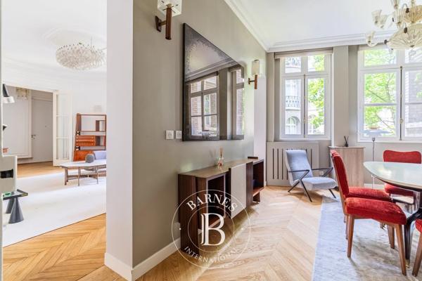 Paris 16ème, Appartement 2 Chambres -  131 m² à vendre