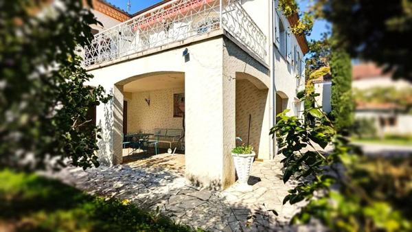 Maison familiale avec charme et potentiel de 4 chambres