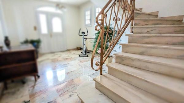 Maison familiale avec charme et potentiel de 4 chambres