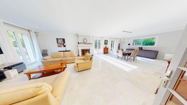 Maison 8 pièce(s) 260 m2