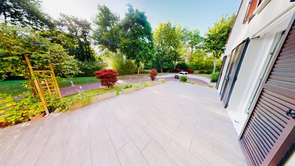 Maison 8 pièce(s) 260 m2